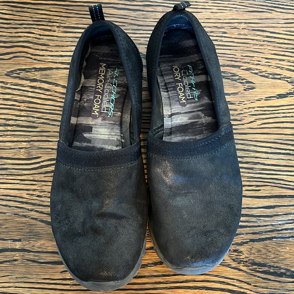 Sketchers air cooled, memory foam slip on loafers. 9.5 - Picture 2 of 9